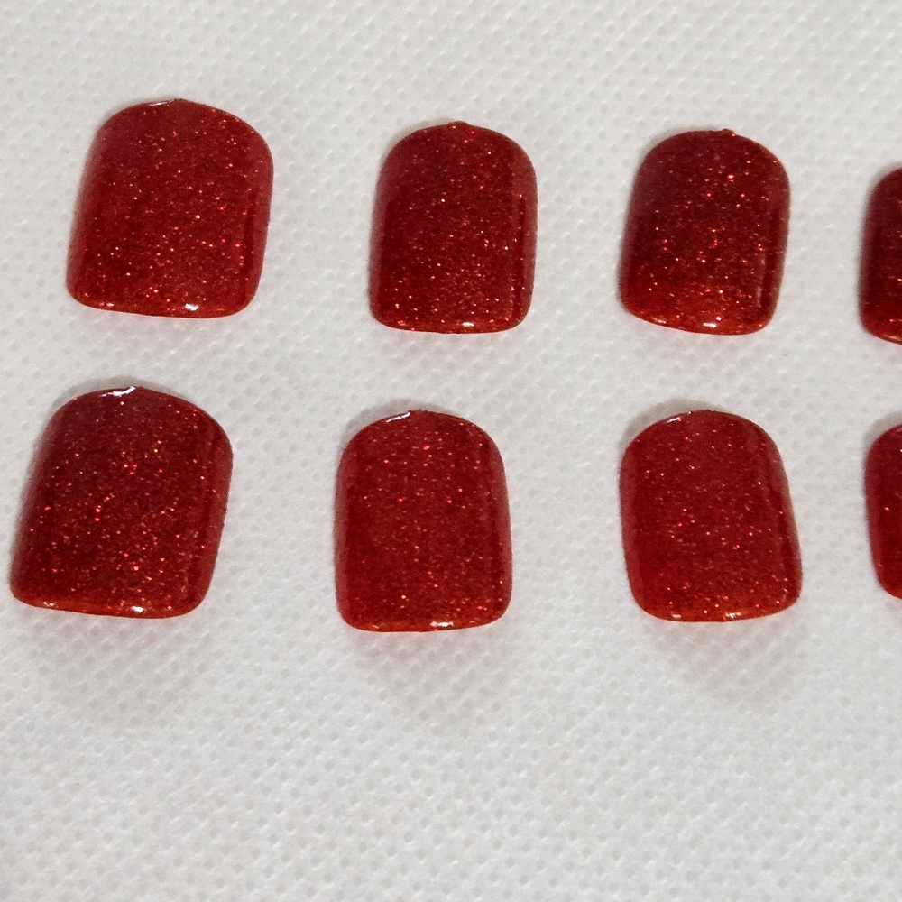 🍒🍒 (BUNDLE ONLY) Glossy Red Press-On Nails with Sleek Finish - Picture 4 of 6